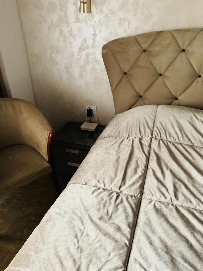 Apartament Garsoniera Lux Centru Pietonal Tirgu - Jiu Târgu Jiu Zewnętrze zdjęcie